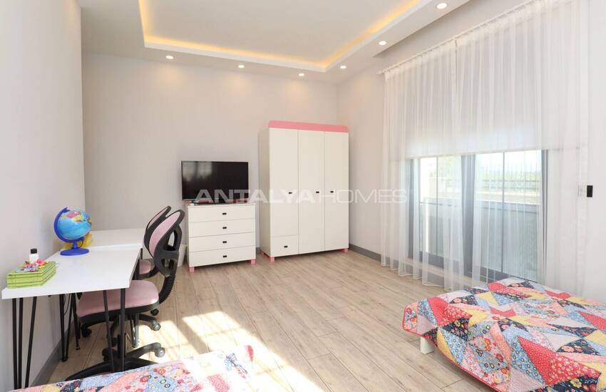 Antalya Döşemealtı'nda Havuzlu ve Dağ Manzaralı Ev 20