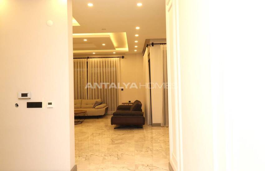 Antalya Döşemealtı'nda Havuzlu ve Dağ Manzaralı Ev 25