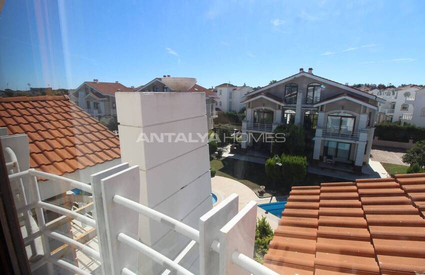 Antalya Belek'te Havuzlu Sitede 3 Odalı Şık Villa 45