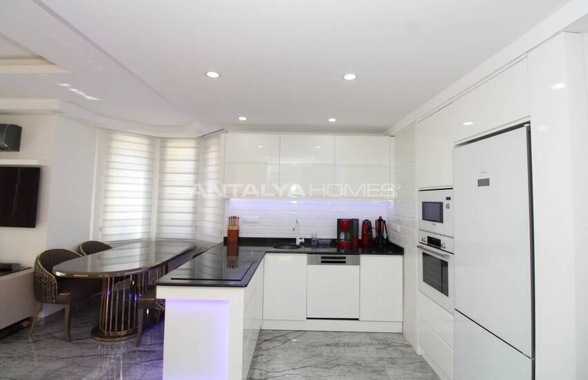 Antalya Belek'te Havuzlu Sitede 3 Odalı Şık Villa 24