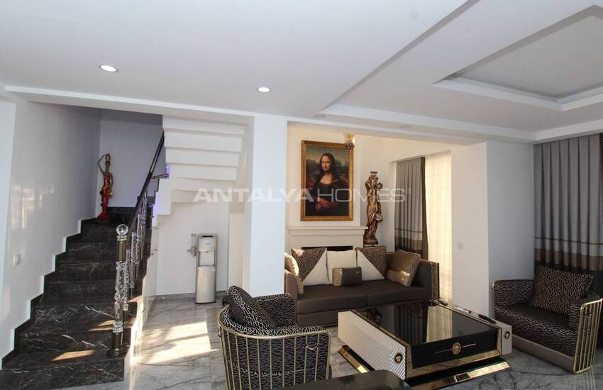 Antalya Belek'te Havuzlu Sitede 3 Odalı Şık Villa 16