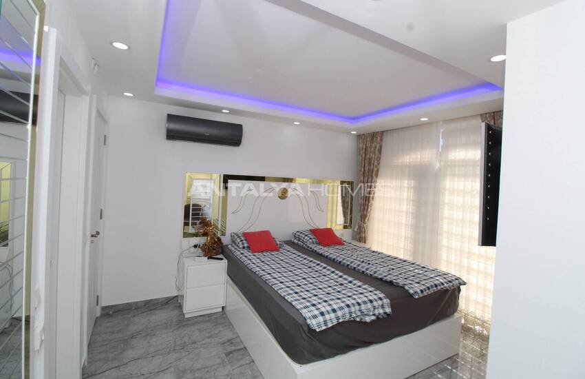 Antalya Belek'te Havuzlu Sitede 3 Odalı Şık Villa 30