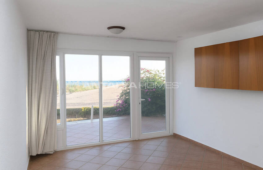 Antalya Manavgat'ta Denize Yakın Sitede 3 Yatak Odalı Villa 22