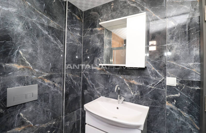 Antalya'da Ulaşım ve Olanaklara Yakın Daire 16