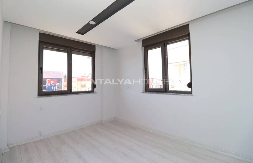 Antalya'da Ulaşım ve Olanaklara Yakın Daire 12