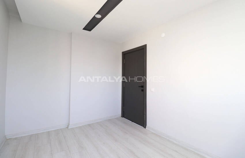 Antalya'da Ulaşım ve Olanaklara Yakın Daire 14