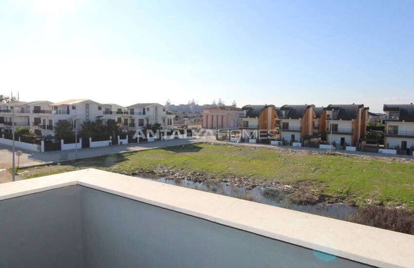 Полудом с 4 спальнями, бассейном и садом в Белеке 40