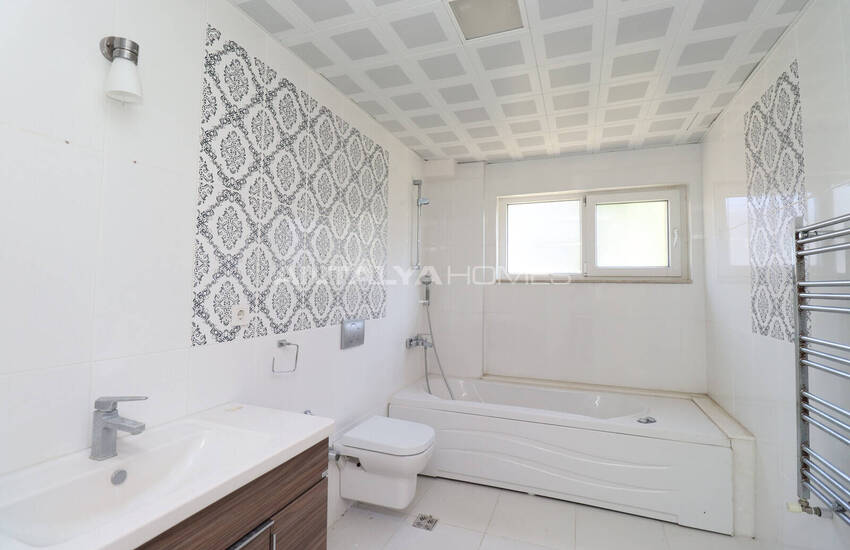 Detached House with Forest Views in Antalya Kepez 25