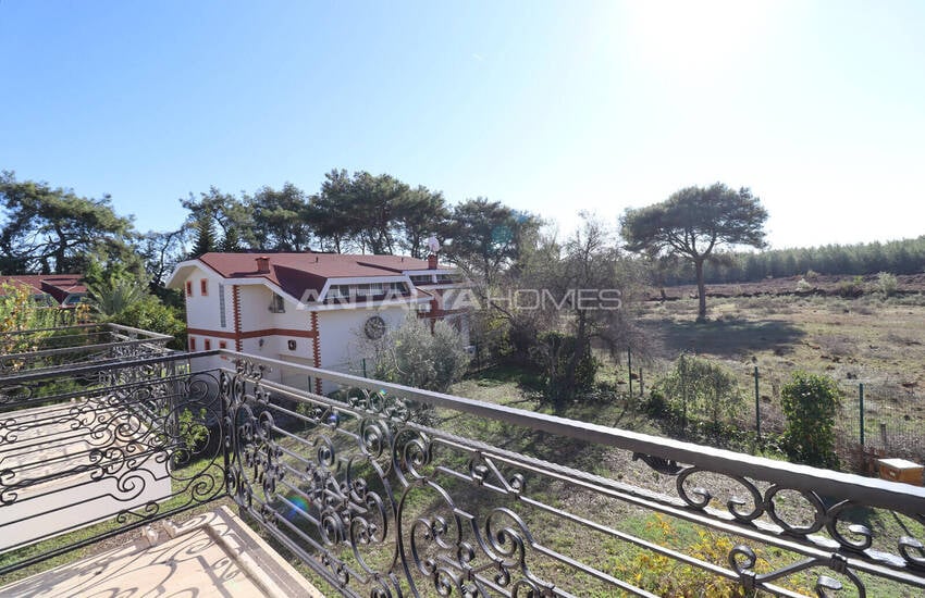 Detached House with Forest Views in Antalya Kepez 28
