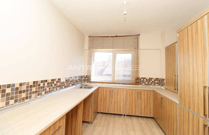 Detached House with Forest Views in Antalya Kepez 37