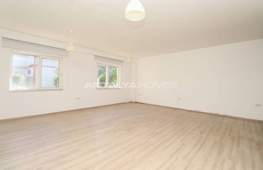 Detached House with Forest Views in Antalya Kepez 38