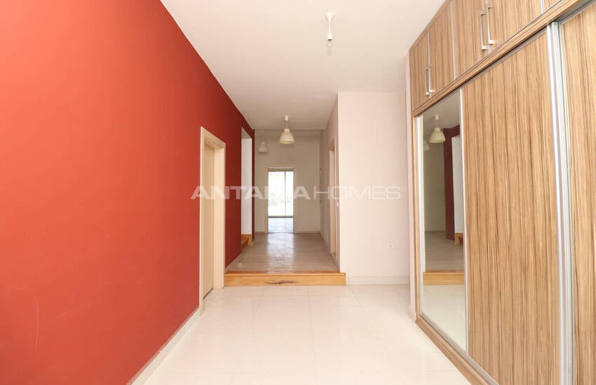 Detached House with Forest Views in Antalya Kepez 40