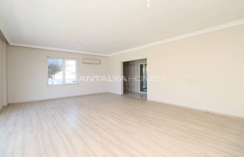 Detached House with Forest Views in Antalya Kepez 42