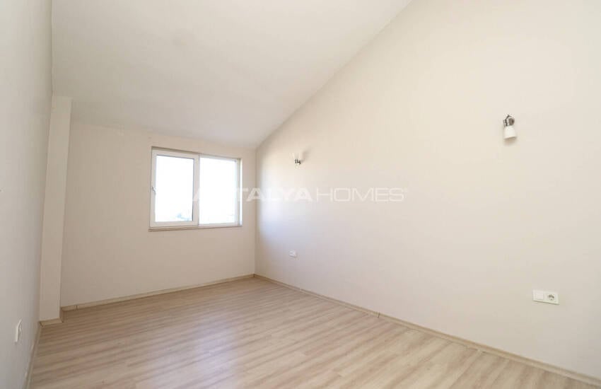 Detached House with Forest Views in Antalya Kepez 46