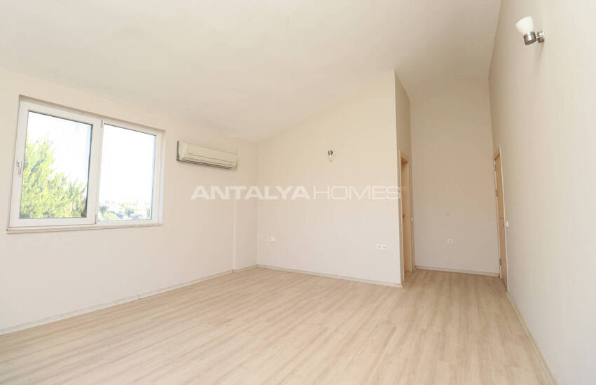 Detached House with Forest Views in Antalya Kepez 48