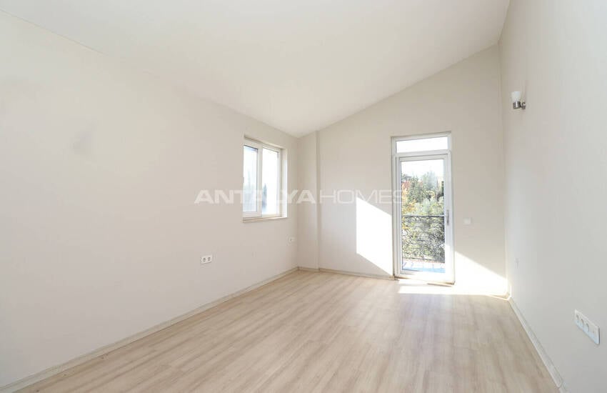 Detached House with Forest Views in Antalya Kepez 51