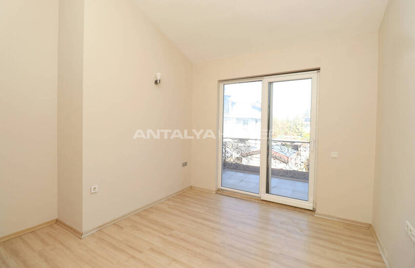 Detached House with Forest Views in Antalya Kepez 52