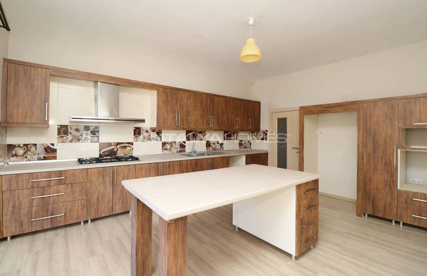 Detached House with Forest Views in Antalya Kepez 19