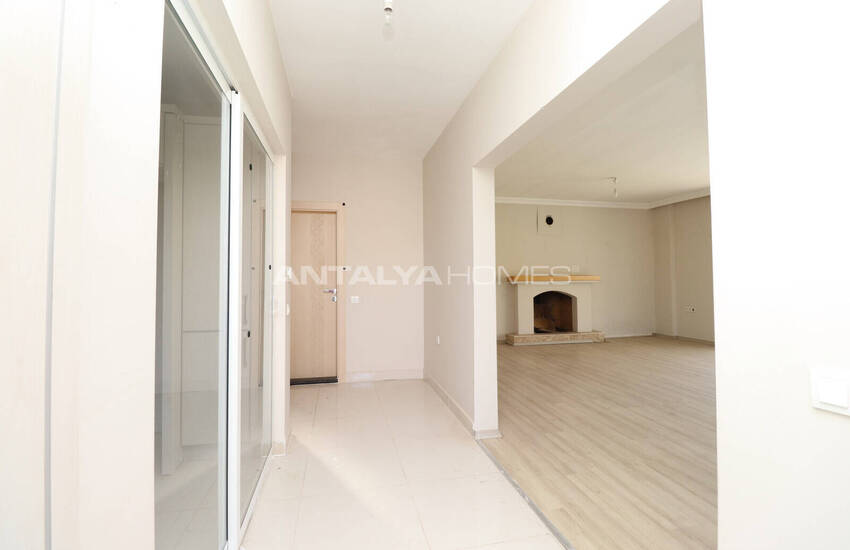 Detached House with Forest Views in Antalya Kepez 55