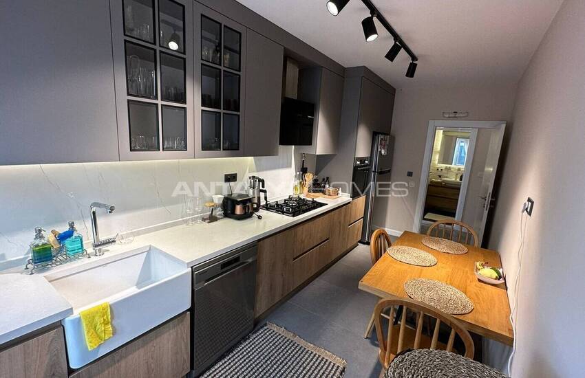 شقة دوبلكس من 3 غرف نوم مع تراس بالقرب من الشاطئ في كونيالتي 9