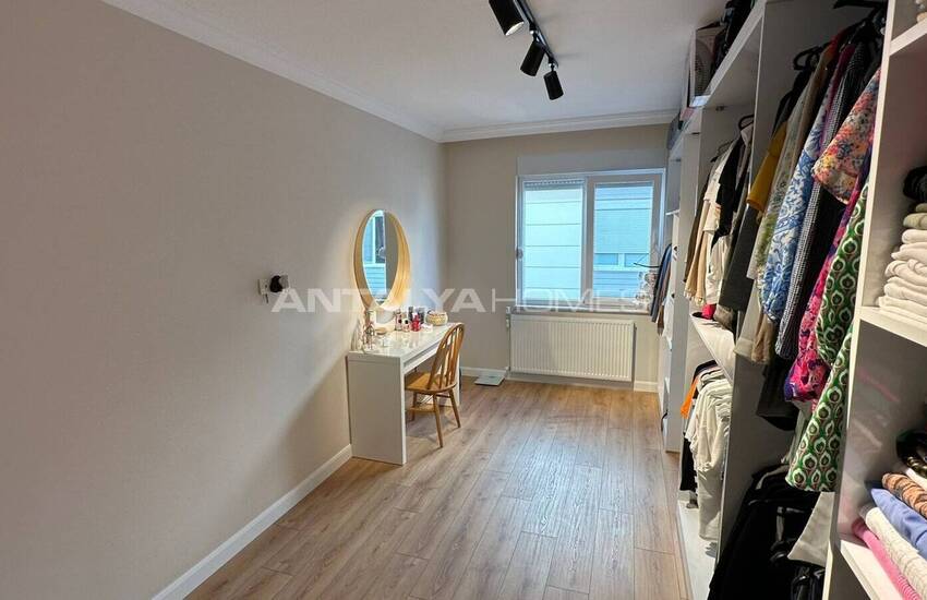 شقة دوبلكس من 3 غرف نوم مع تراس بالقرب من الشاطئ في كونيالتي 18