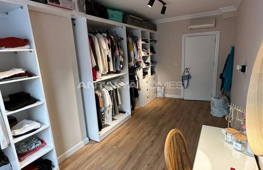 شقة دوبلكس من 3 غرف نوم مع تراس بالقرب من الشاطئ في كونيالتي 17