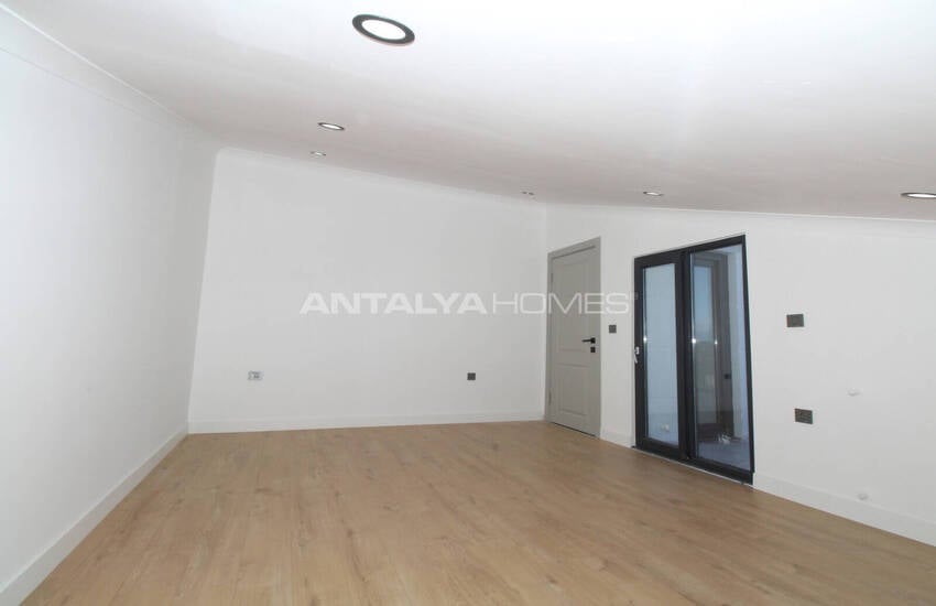 Antalya Belek'te Taş Kaplama Şık Müstakil Villa 26