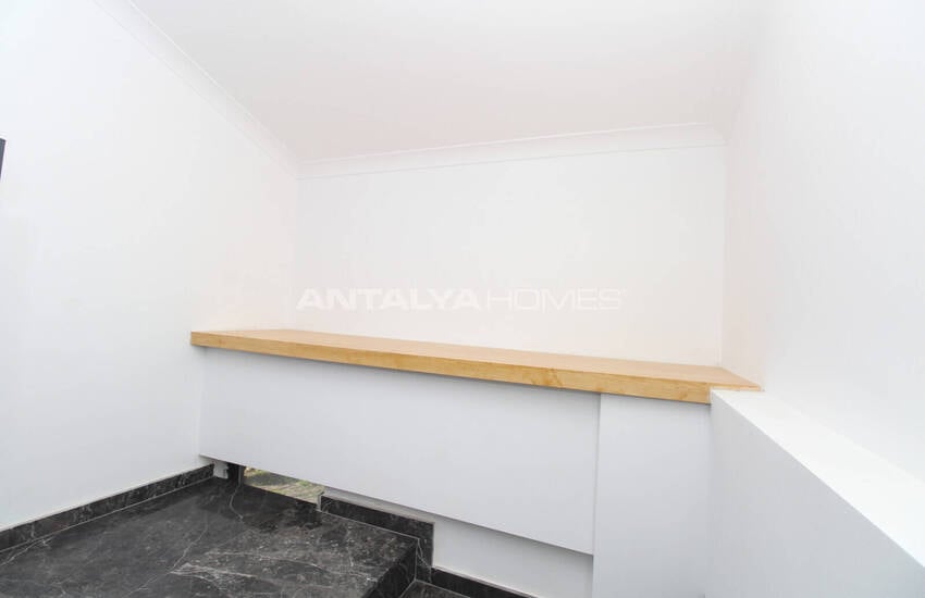 Antalya Belek'te Taş Kaplama Şık Müstakil Villa 46