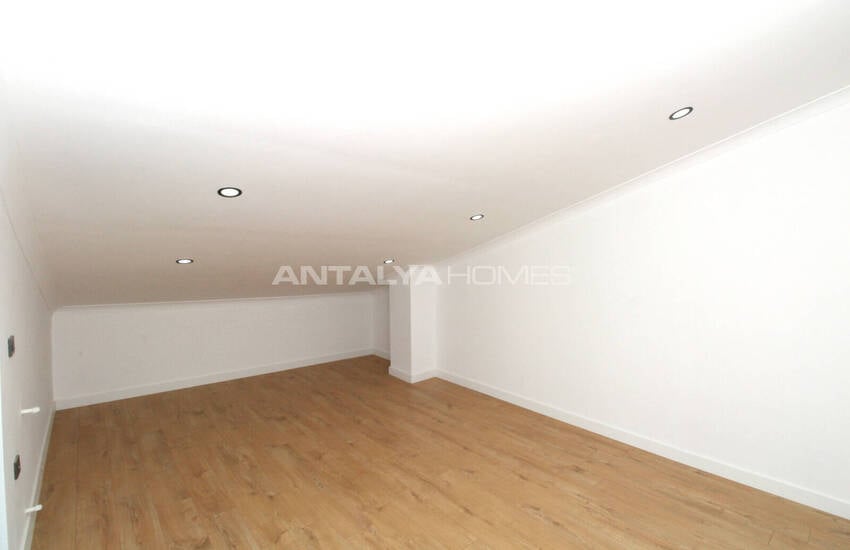 Antalya Belek'te Taş Kaplama Şık Müstakil Villa 27