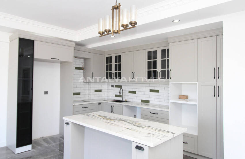 Antalya Belek'te Taş Kaplama Şık Müstakil Villa 16