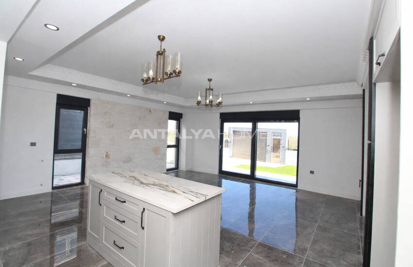 Antalya Belek'te Taş Kaplama Şık Müstakil Villa 12