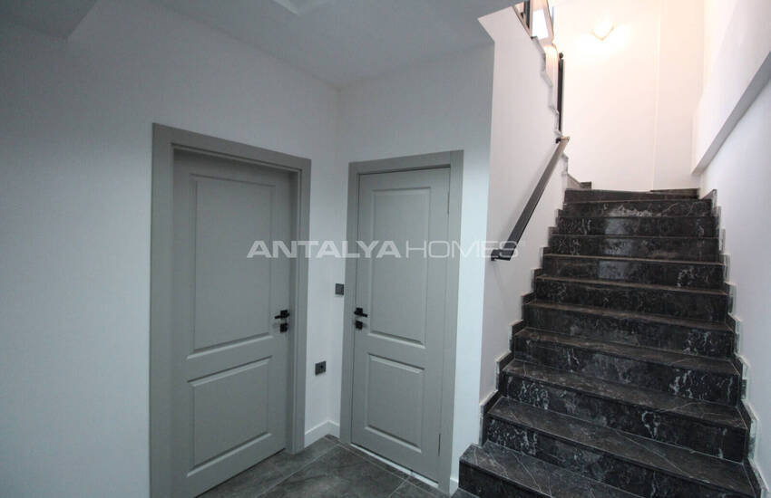 Antalya Belek'te Taş Kaplama Şık Müstakil Villa 40