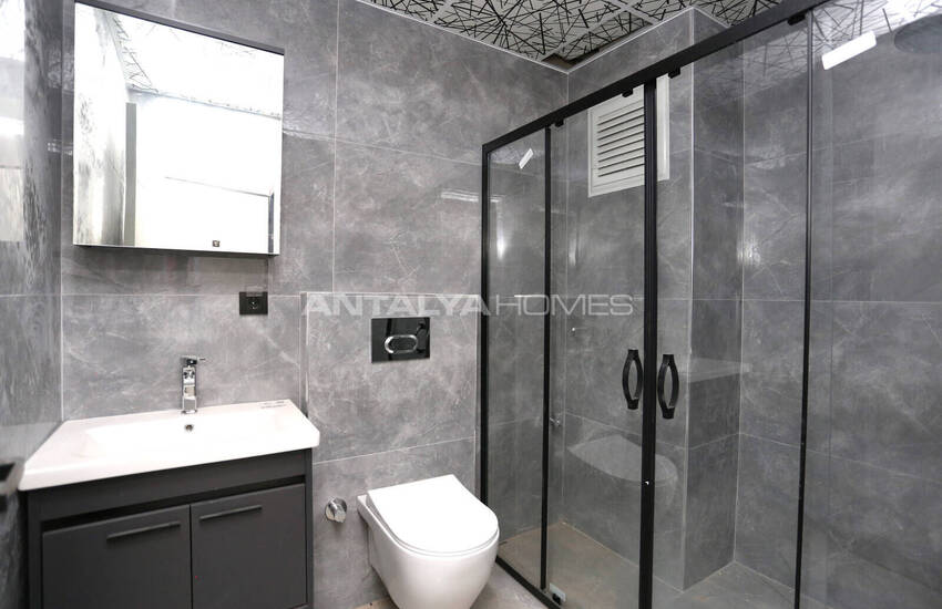 Flat in a Complex with Pool Near Antalya City Hospital in Kepez 15