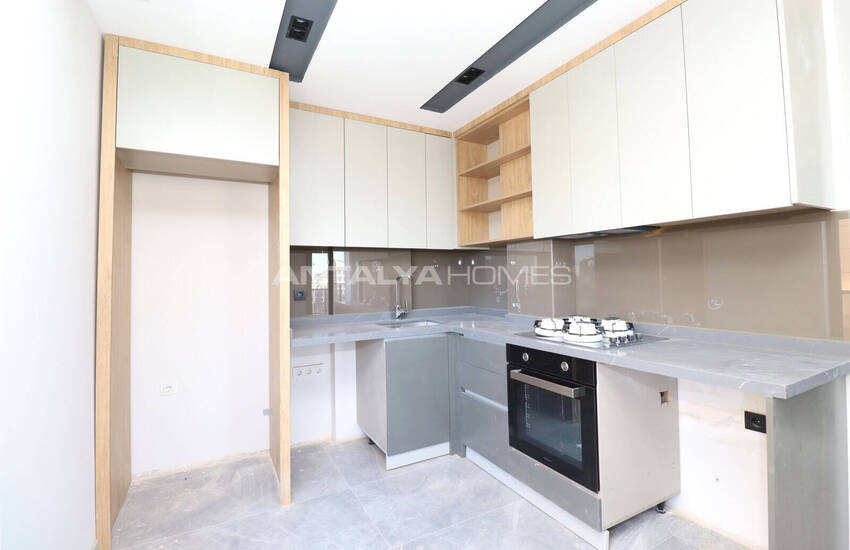 Flat in a Complex with Pool Near Antalya City Hospital in Kepez 12