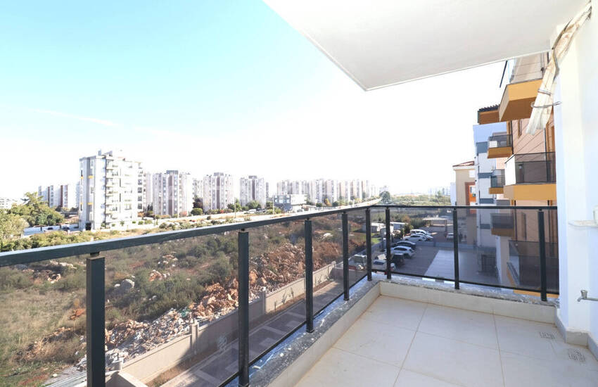 Flat in a Complex with Pool Near Antalya City Hospital in Kepez 16