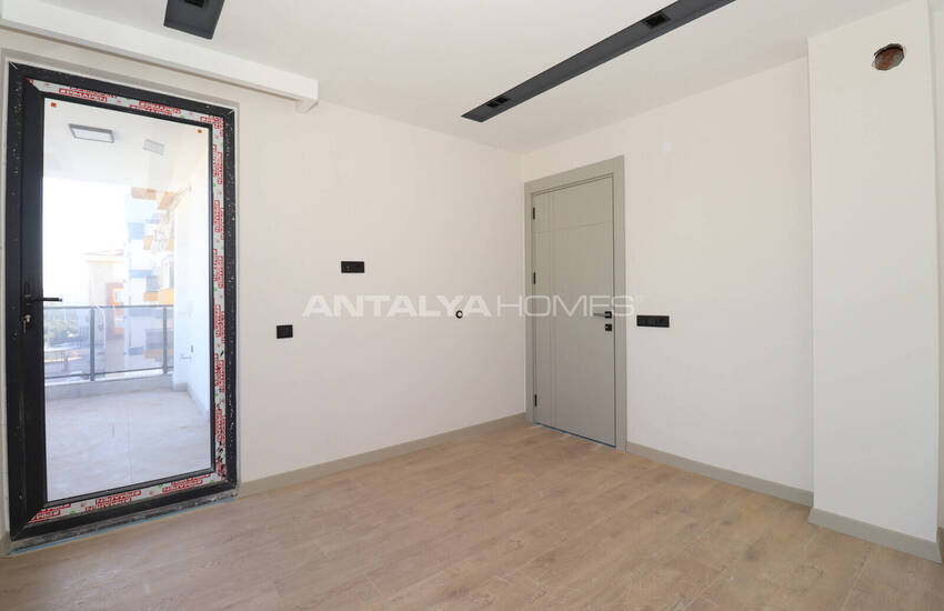 Antalya Kepez'de Şehir Hastanesi Yakınında Havuzlu Sitede Daire 14