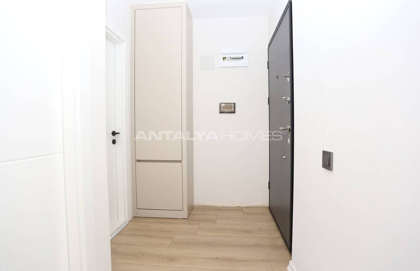 Building with High Rental Income Potential in Antalya Altintas 27