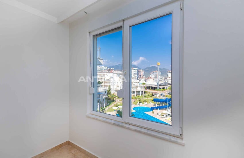 2-комнатная квартира в комплексе рядом с морем в Алании Чиккилли 22