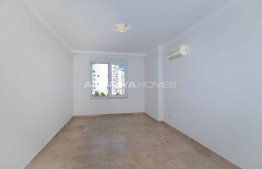 2-комнатная квартира в комплексе рядом с морем в Алании Чиккилли 21