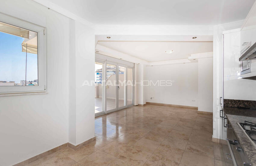 2-комнатная квартира в комплексе рядом с морем в Алании Чиккилли 15