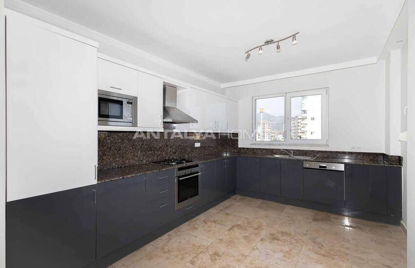 2-комнатная квартира в комплексе рядом с морем в Алании Чиккилли 17