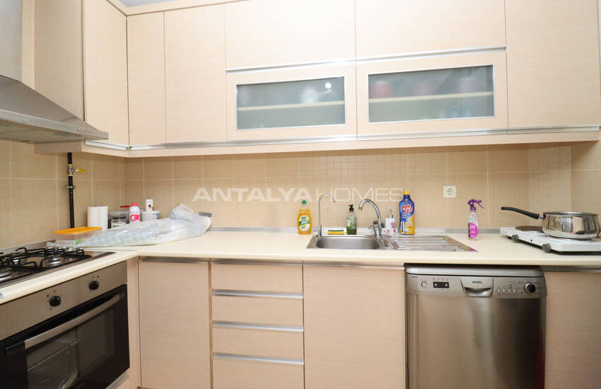 Rymlig Fastighet 400 M Från Havet I Antalya Konyaalti 9