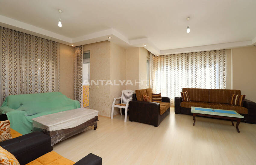 Rymlig Fastighet 400 M Från Havet I Antalya Konyaalti 6