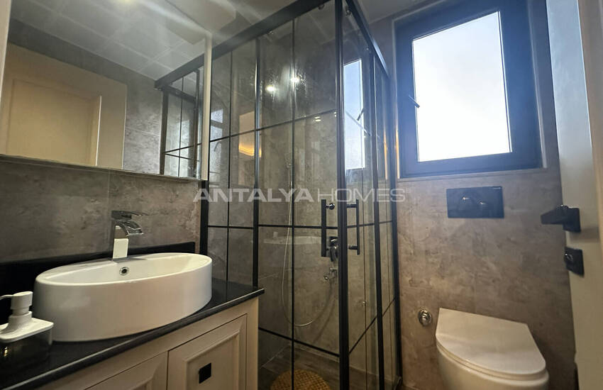منزل من 4 غرف نوم مع ميزات عالية الجودة في أنطاليا كادري 28