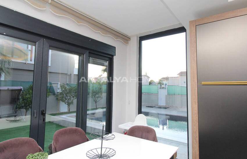 منزل من 4 غرف نوم مع ميزات عالية الجودة في أنطاليا كادري 17