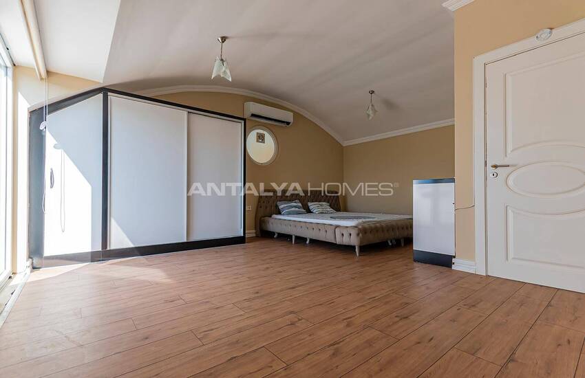 Elegant House in Complex with Private Marina in Antalya Kadriye 25