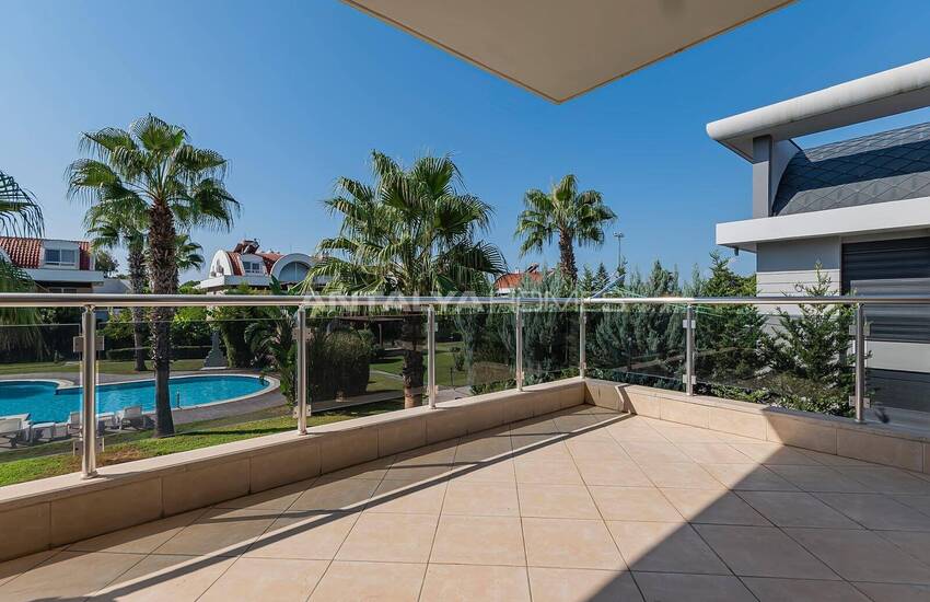 Elegant House in Complex with Private Marina in Antalya Kadriye 39