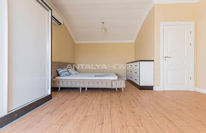 Elegant House in Complex with Private Marina in Antalya Kadriye 26