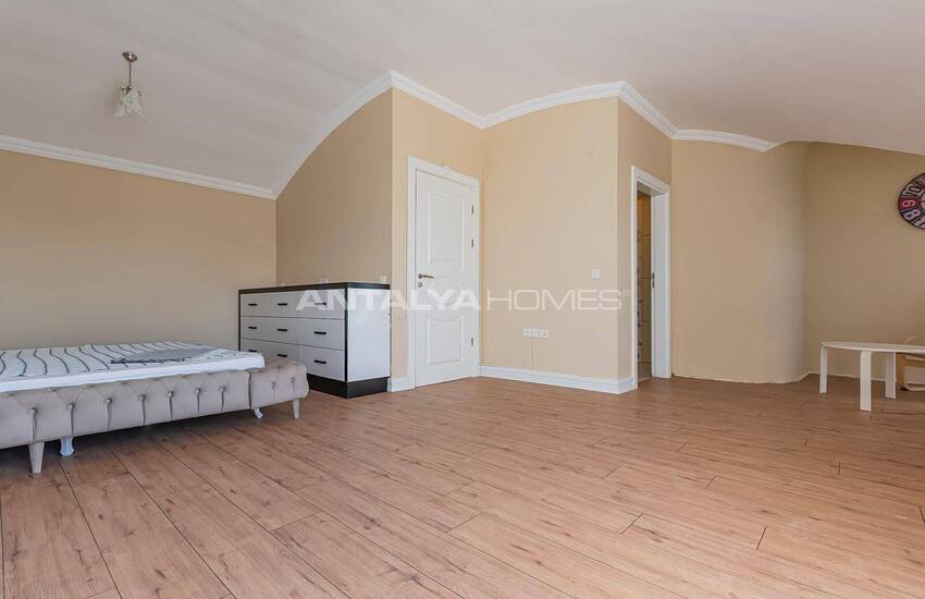 Elegant House in Complex with Private Marina in Antalya Kadriye 24