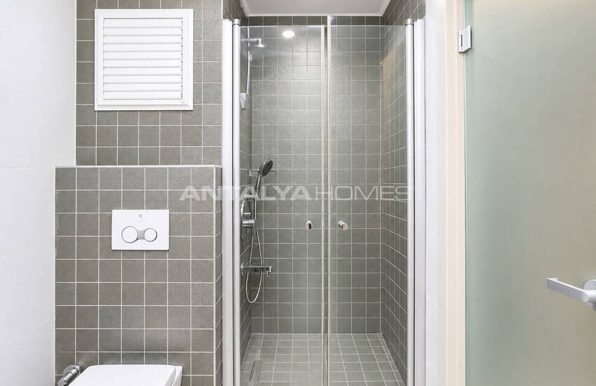 Property in a Complex with Private Beach Access in Antalya Kundu 17
